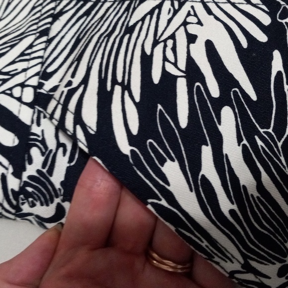 Diane Von Furstenberg Navy & White Floral Print Zip-Front Cap Sleeve Dress - Picture 9 of 16